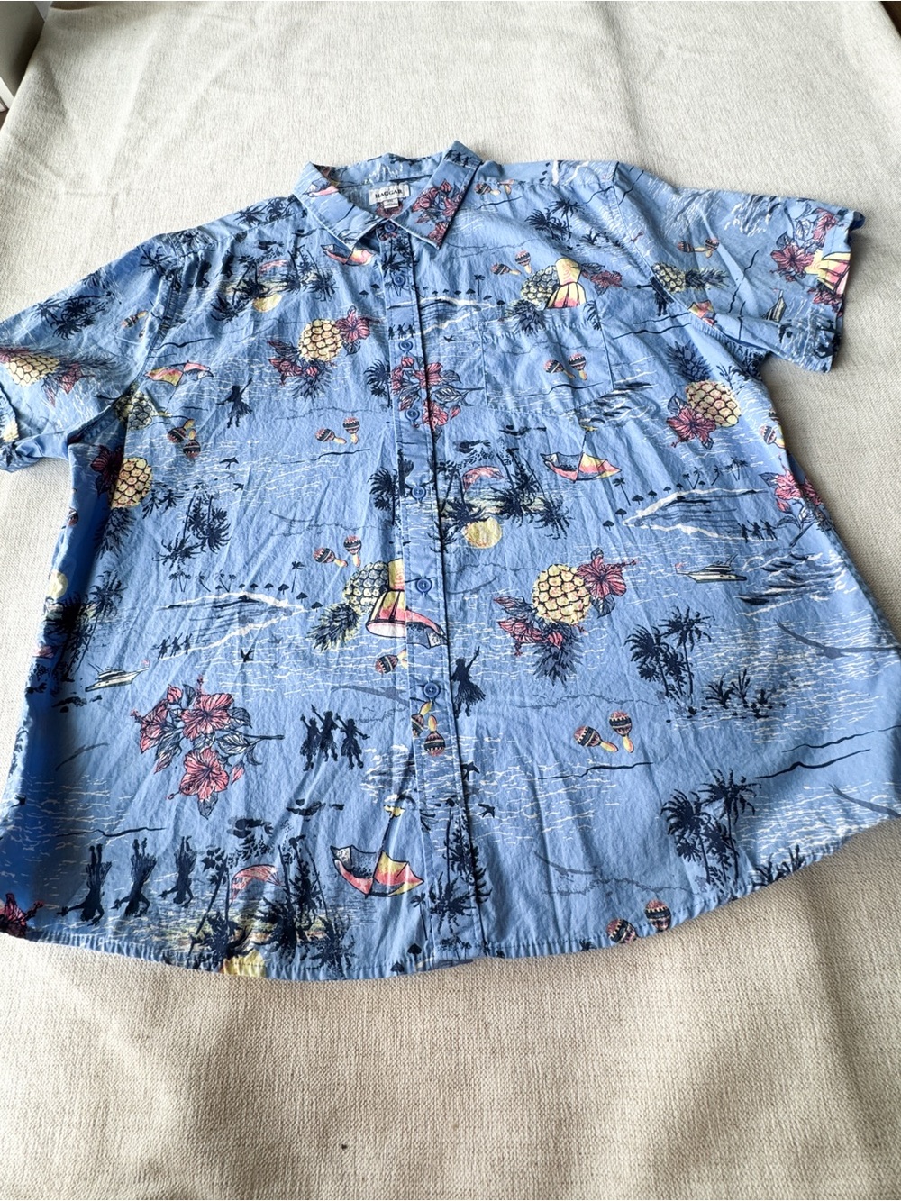 Haggar Men’s short sleeve Light Blue Hawaiian Print Button-Down‎ Shirt pineapple